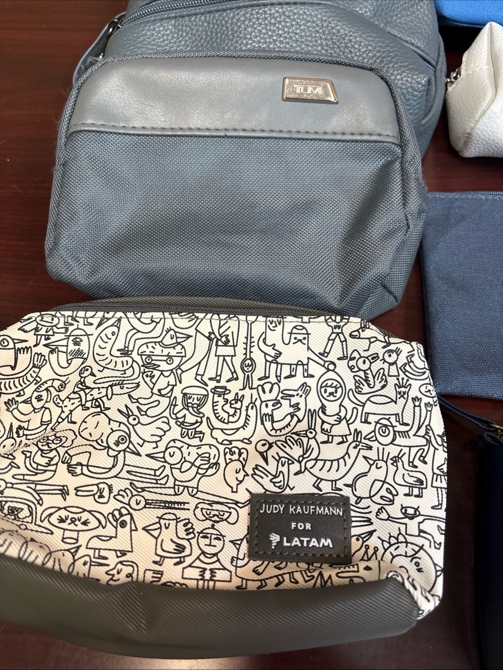 Airlines Travel Amenity Kit Toiletry Bag Delta Ettinger Tumi Latam France Lot 8 - Picture 3 of 5